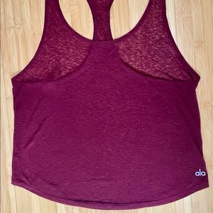 alo yoga burgundy tank XS
